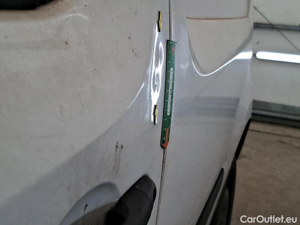  Renault  Kangoo  Express Générique (L1) 1.2 TCe 115CV BVM6 E5 / POUSSIERE DE FER / NETTOYAGE OU PEINTURE COMPLETE #15