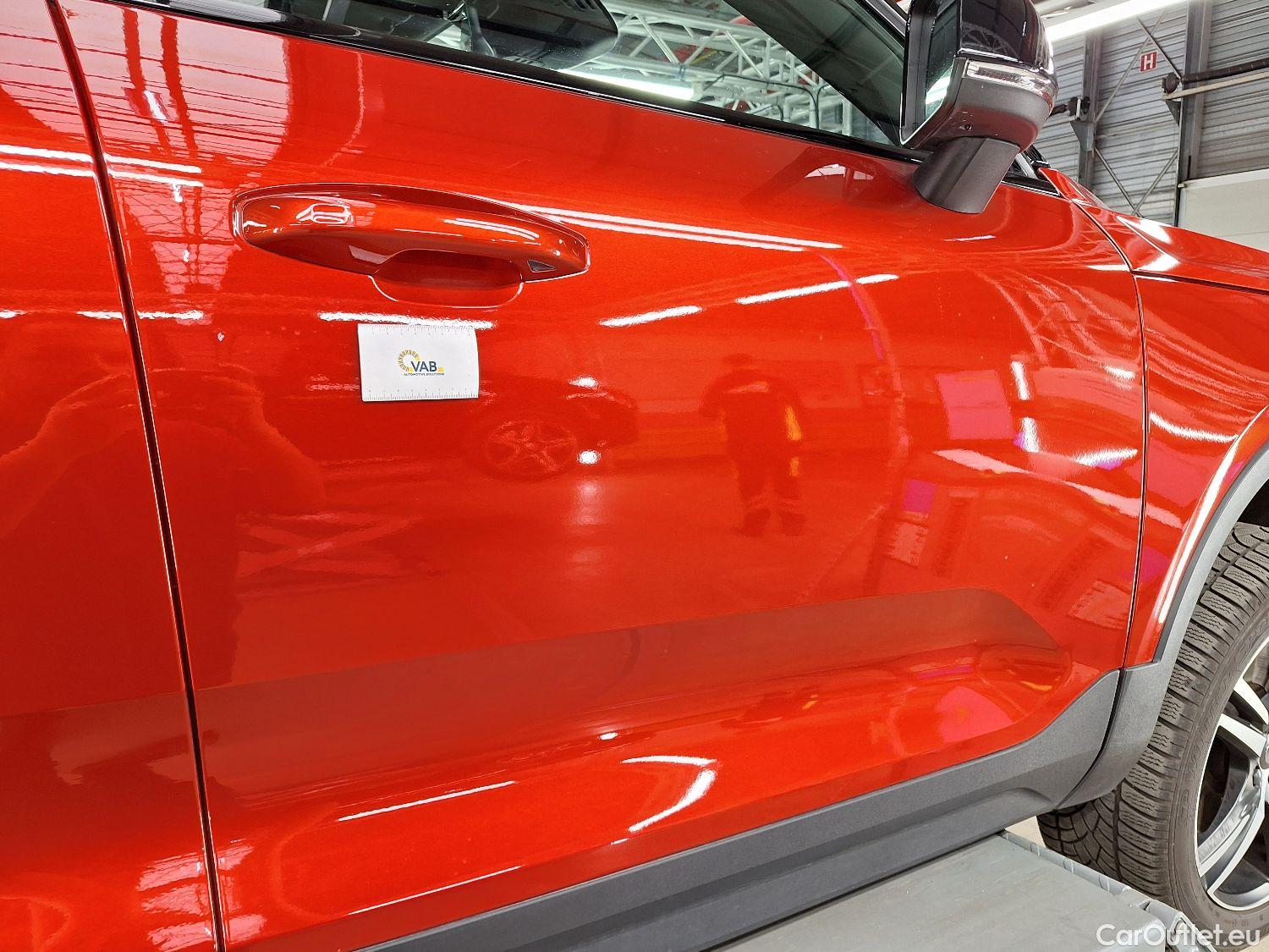  Volvo  XC 40 Volvo, XC40 '17, Volvo XC40 T4 Recharge Geartronic R-Design 5d #1