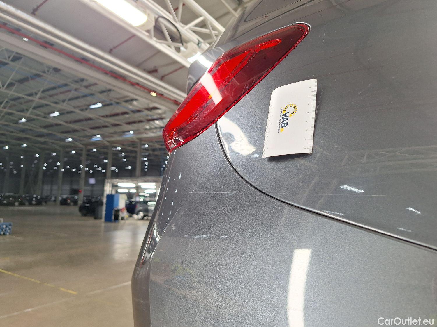  Bmw  Serie 3 BMW, 3-serie Touring '18, BMW 3 Reeks Touring 316dA (90 kW) 5d #4