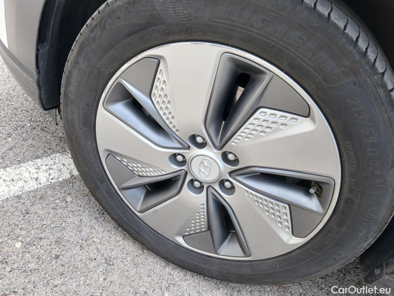  Hyundai  Konna HYUNDAI Kona / 2017 / 5P / todoterreno KONA EV 5P 150kW TECNO #15