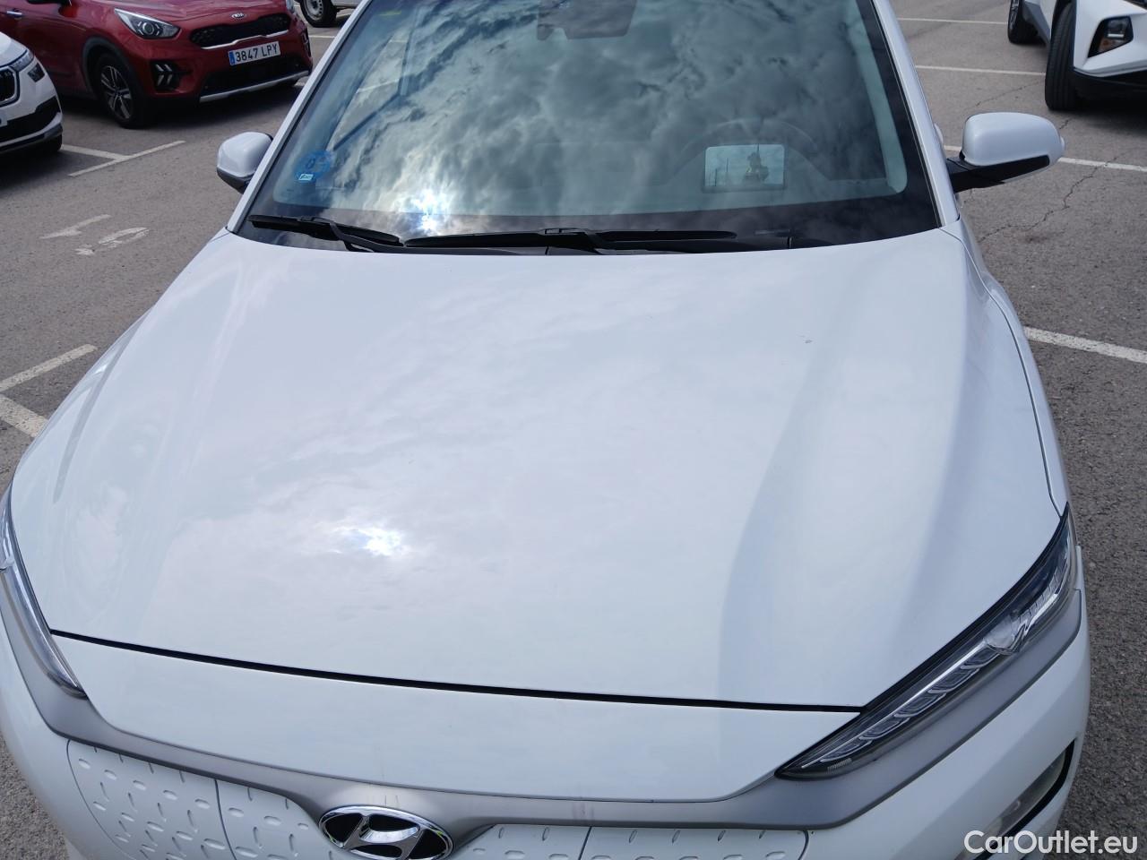  Hyundai  Konna HYUNDAI Kona / 2017 / 5P / todoterreno KONA EV 5P 150kW TECNO #6