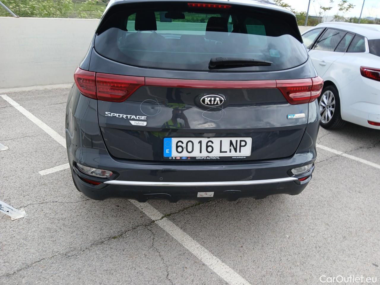  KIA  Sportage KIA  / 2018 / 5P / todoterreno 1.6 MHEV Drive Plus 100kW (136CV) 4x2 #29