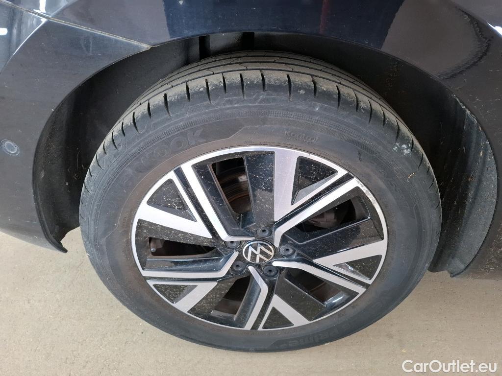  Volkswagen  Touran  Carat BlueMotion Tech 1.5 TSI 150CV BVA7 7 Sieges E6dT #19
