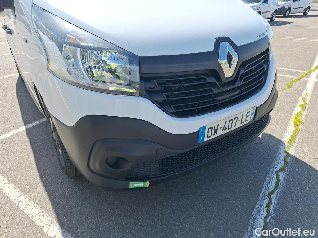  Renault  Trafic RENAULT  4p Combi Life L1 dCi 115 #30