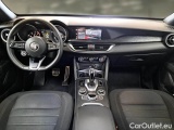  Alfa Romeo   STELVIO ALFA ROMEO / 2017 / 5P / SUV 2.2 TD 190 CV SUPER BUSINESS AT8 Q4 #3
