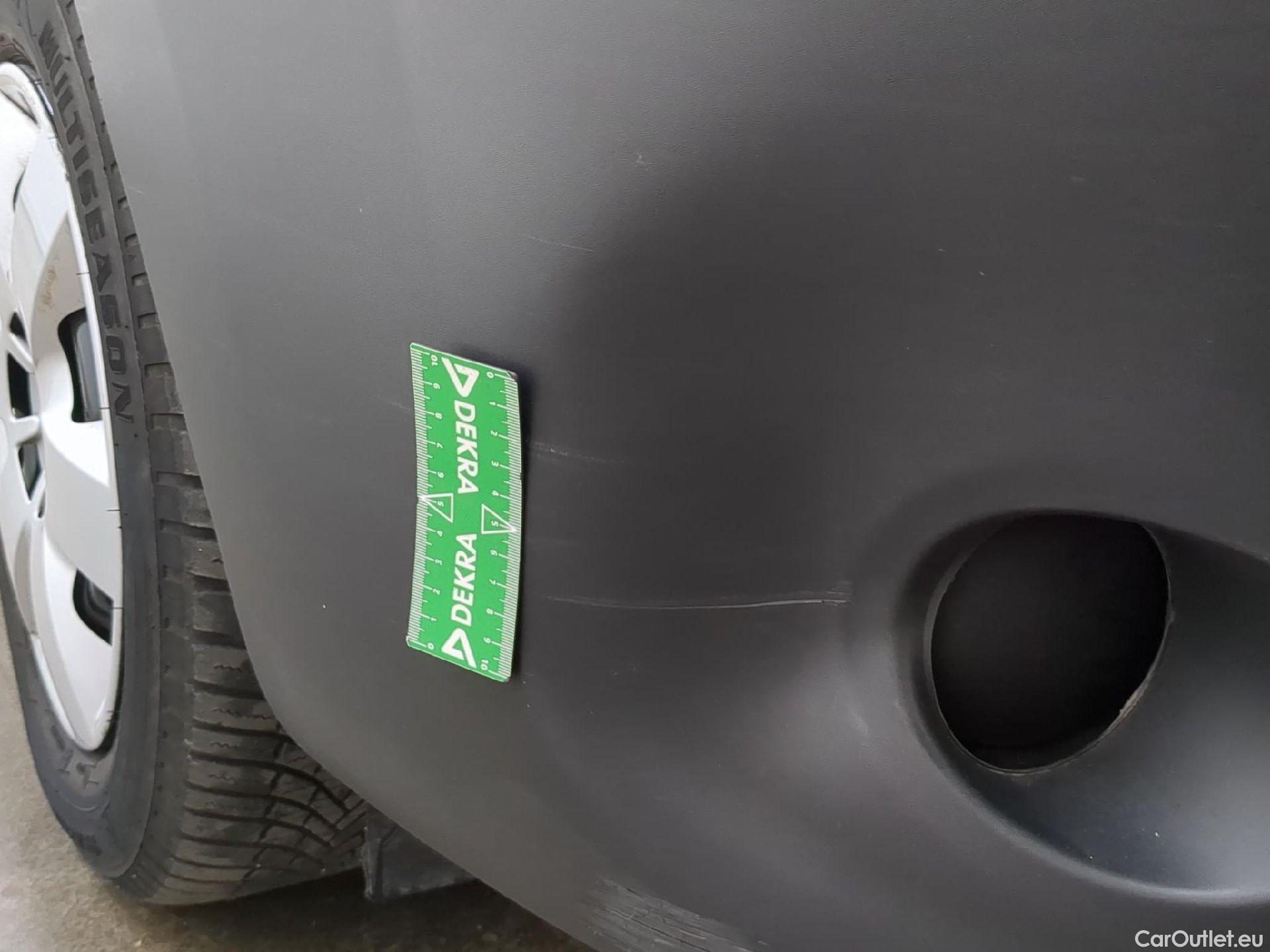  Renault  Kangoo  II Express Extra (Série Spéciale) 1.5 dCi 80CV BVM6 E6dT #32