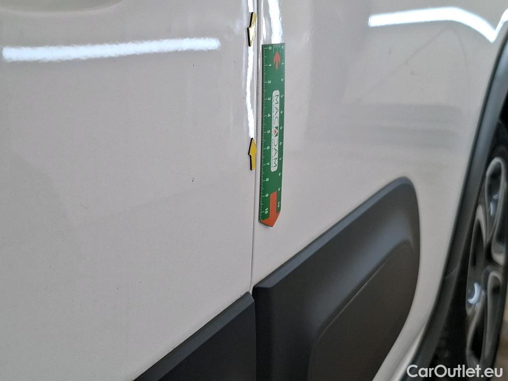  Citroen  C3 CITROEN  Société / 2020 / 5P / Berline / VU PureTech 83 S&S BVM Feel Nav #4