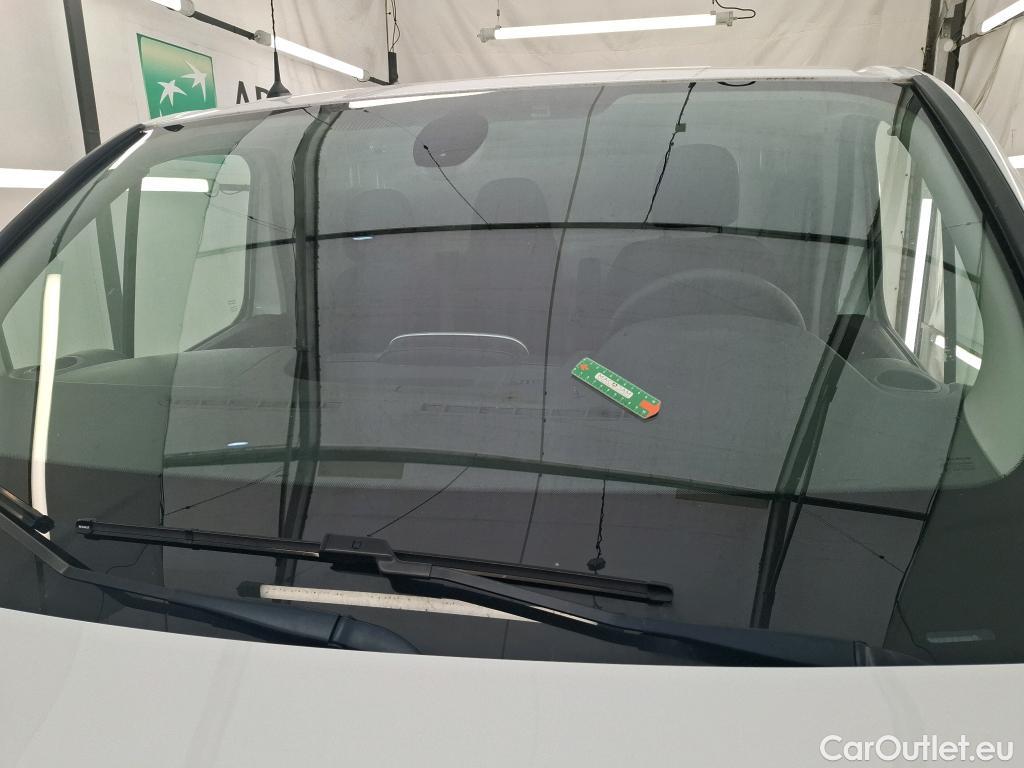  Renault  Trafic RENAULT  / 2019 / 4P / Fourgon tole FG GCF L1H1 1200 Energy dCi 170 EDC #1