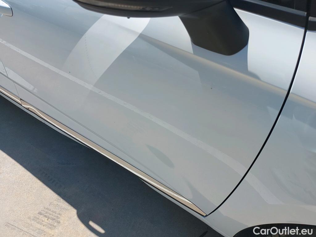  Renault  Clio RENAULT  / 2019 / 5P / berlina con portón Intens TCe 74 kW (100CV) GLP #14