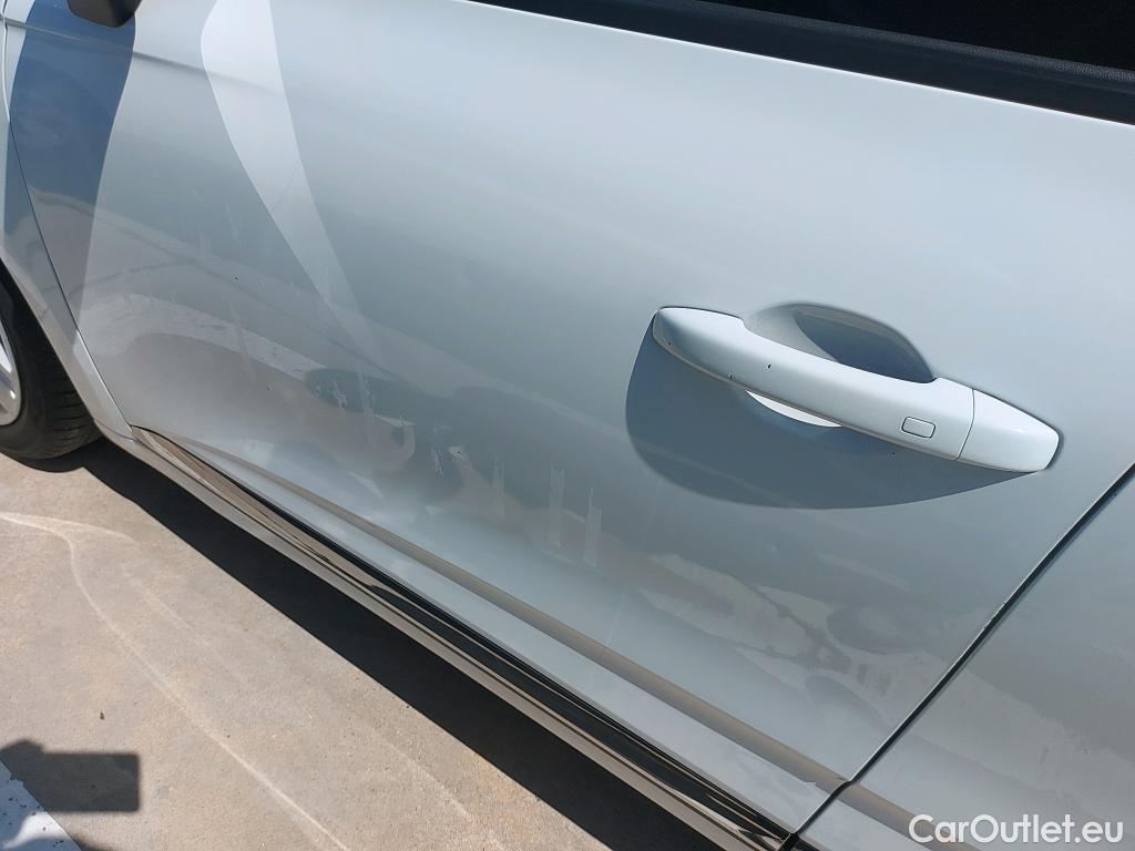  Renault  Clio RENAULT  / 2019 / 5P / berlina con portón Intens TCe 74 kW (100CV) GLP #13
