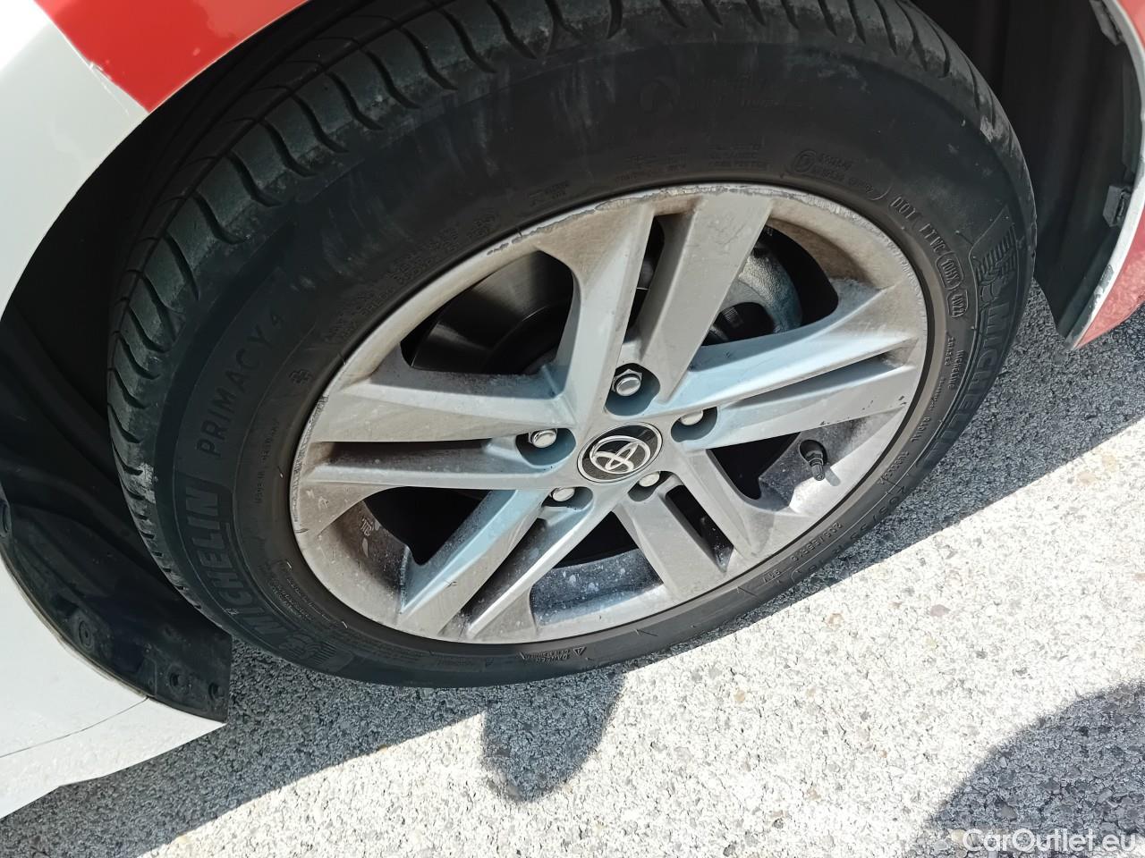  Toyota  Corolla TOYOTA  1.8 125H ACTIVE TECH E-CVT #34