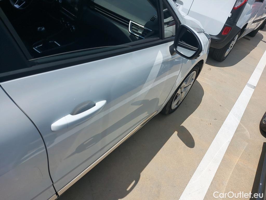  Renault  Clio RENAULT  / 2019 / 5P / berlina con portón Intens TCe 74 kW (100CV) GLP #7