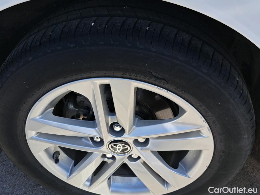  Toyota  Corolla TOYOTA  1.8 125H ACTIVE TECH E-CVT #41