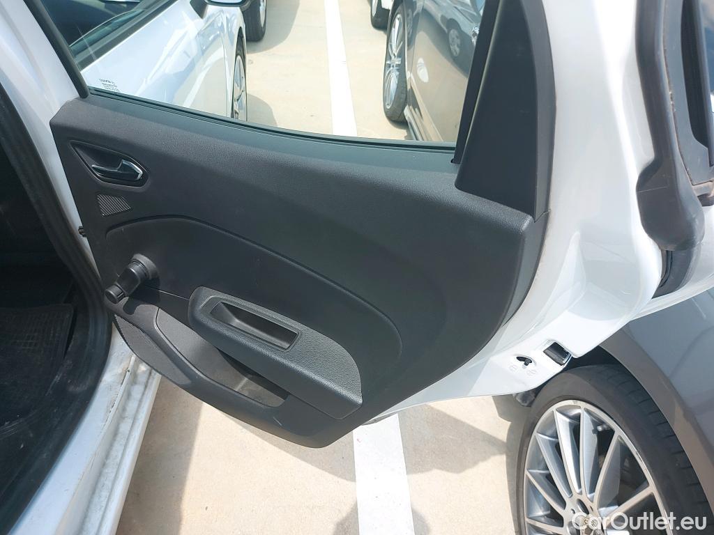  Renault  Clio RENAULT  / 2019 / 5P / berlina con portón Intens TCe 74 kW (100CV) GLP #16