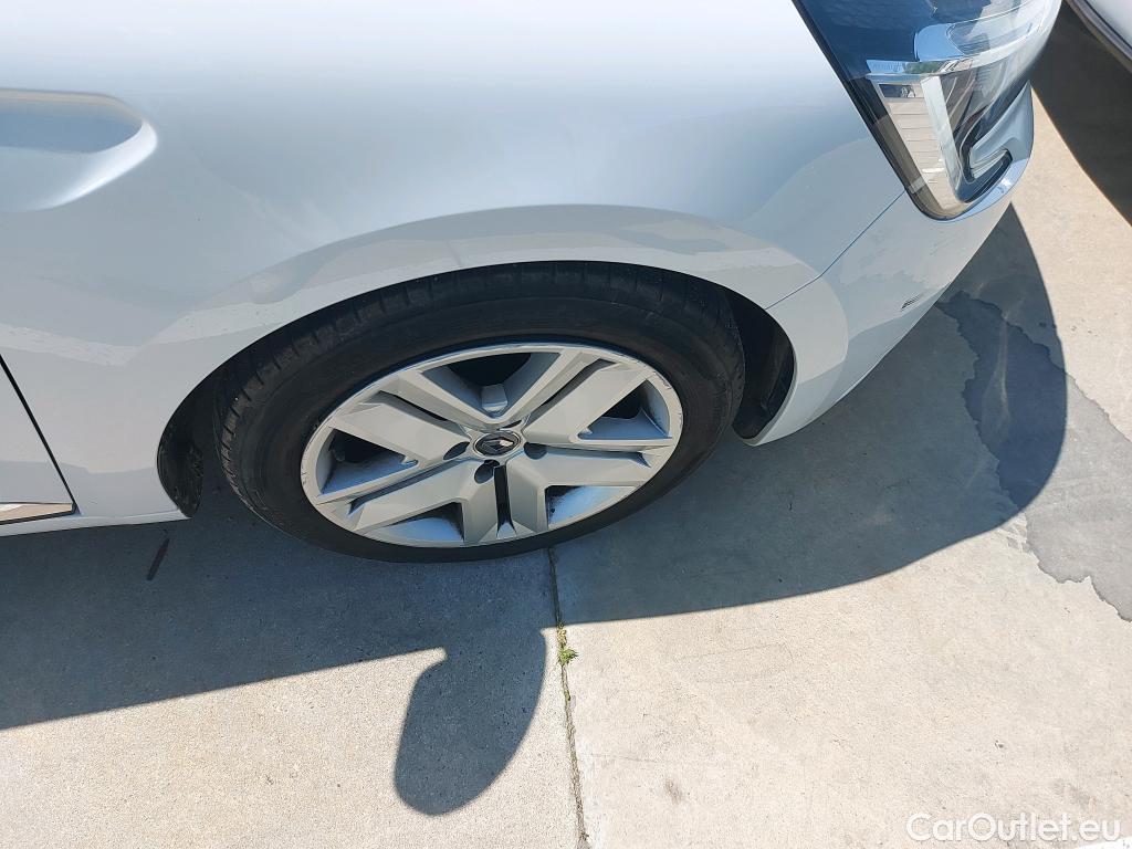  Renault  Clio RENAULT  / 2019 / 5P / berlina con portón Intens TCe 74 kW (100CV) GLP #31