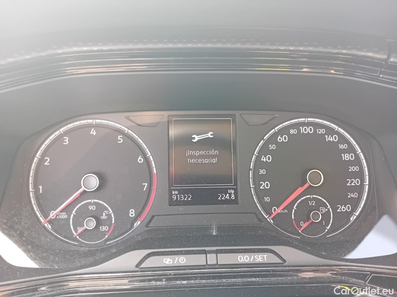  Volkswagen  T-ROC VOLKSWAGEN T-Cross / 2018 / 5P / todoterreno Advance 1.0 TSI 85kW (115CV) DSG (AC) #14