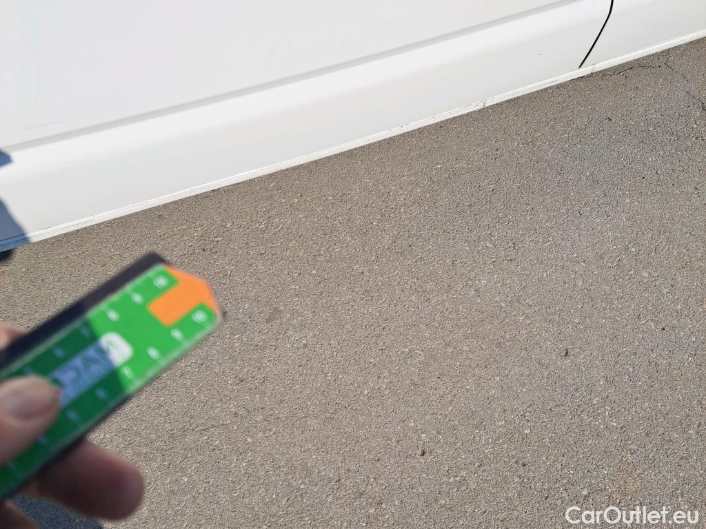  Land Rover  Discovery VOLKSWAGEN Transporter / 2019 / 4P / furgón Furgón Corto TN 2.0 TDI 81kW (110CV) BMT (CX) #45