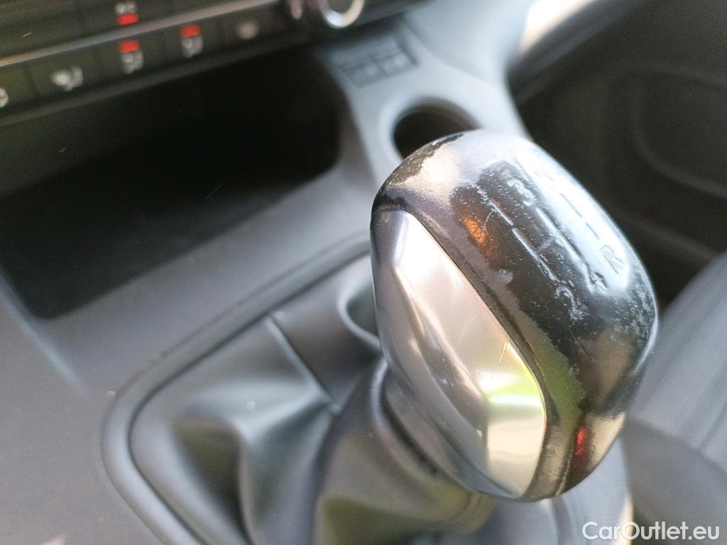  Opel  Combo OPEL  Life / 2018 / 5P / monovolumen compacto 1.5 TD 75kW (100CV) S/S Selective L #44