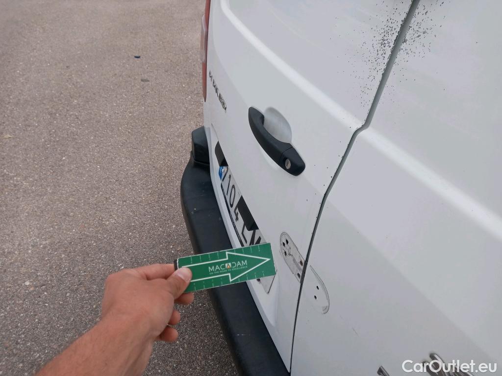  Peugeot  Partner PEUGEOT  / 2018 / 3P / furgón derivado de turismo Pro Standard 600kg BlueHDi 73kW (AC) #2