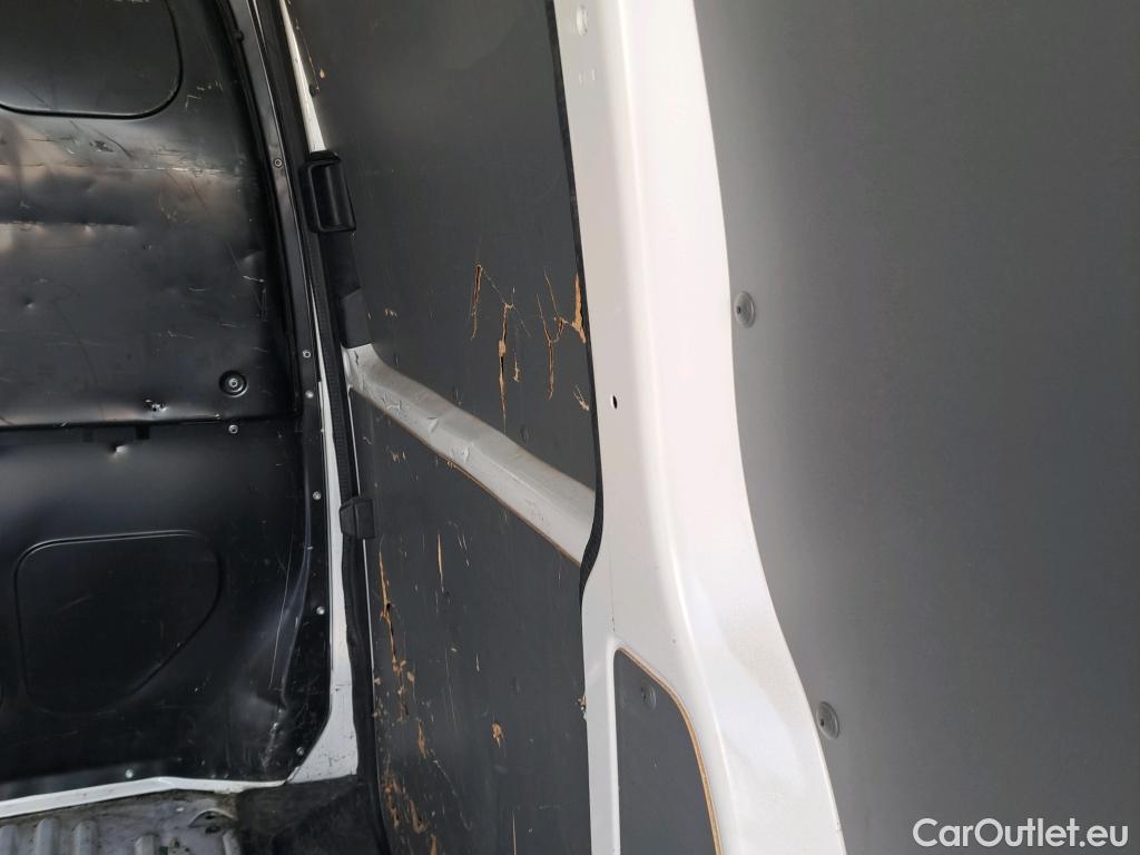  Land Rover  Discovery VOLKSWAGEN Transporter / 2019 / 4P / furgón Furgón Corto TN 2.0 TDI 81kW (110CV) BMT (CX) #67