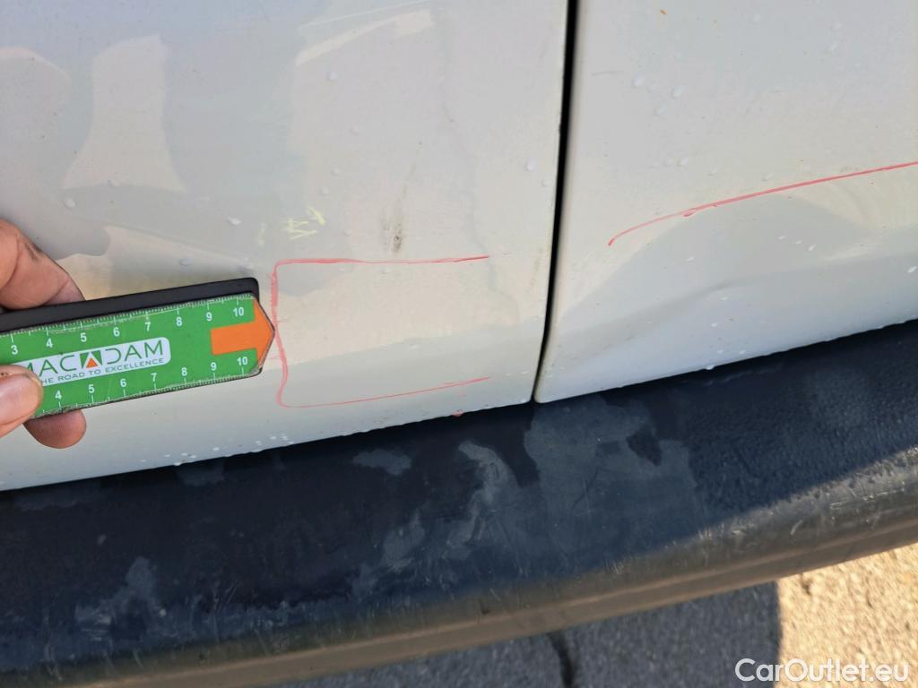  Land Rover  Discovery VOLKSWAGEN Transporter / 2019 / 4P / furgón Furgón Corto TN 2.0 TDI 81kW (110CV) BMT (CX) #23