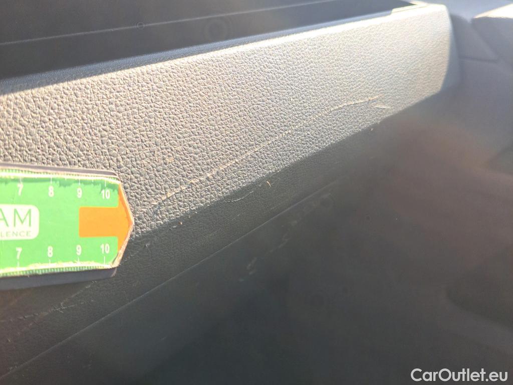  Land Rover  Discovery VOLKSWAGEN Transporter / 2019 / 4P / furgón Furgón Corto TN 2.0 TDI 81kW (110CV) BMT (CX) #57