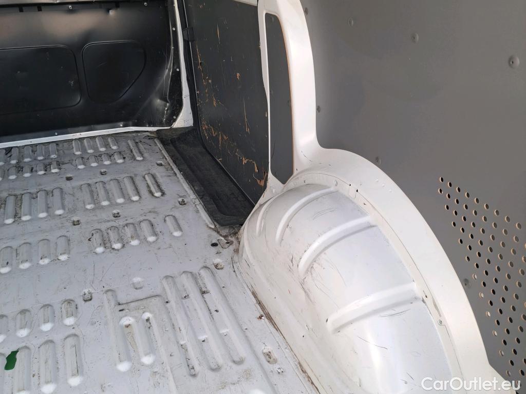  Land Rover  Discovery VOLKSWAGEN Transporter / 2019 / 4P / furgón Furgón Corto TN 2.0 TDI 81kW (110CV) BMT (CX) #38