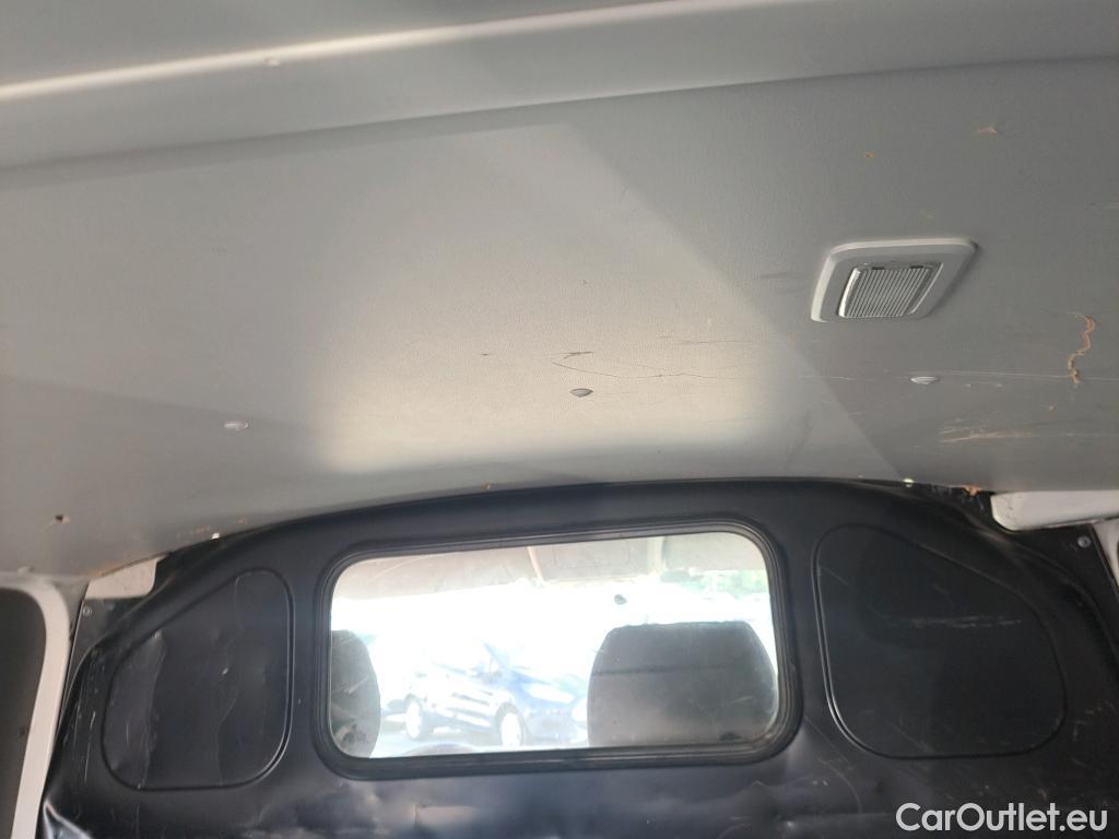  Land Rover  Discovery VOLKSWAGEN Transporter / 2019 / 4P / furgón Furgón Corto TN 2.0 TDI 81kW (110CV) BMT (CX) #49