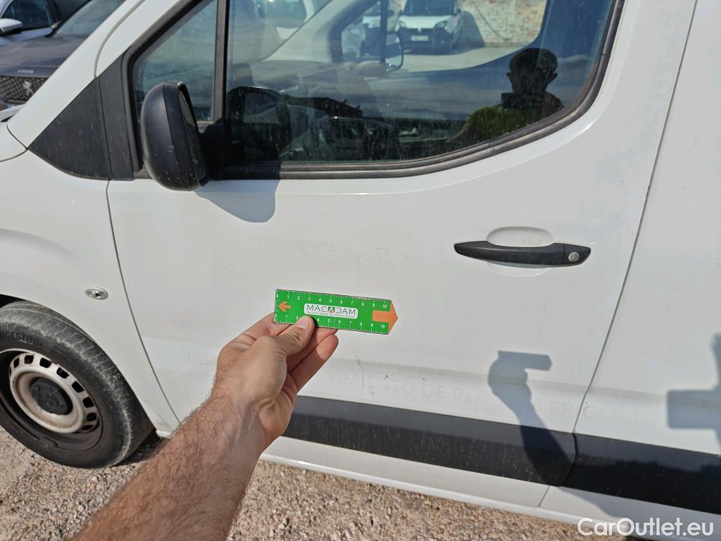  Peugeot  Partner PEUGEOT  / 2018 / 3P / furgón derivado de turismo Pro Standard 600kg BlueHDi 73kW (AC) #18