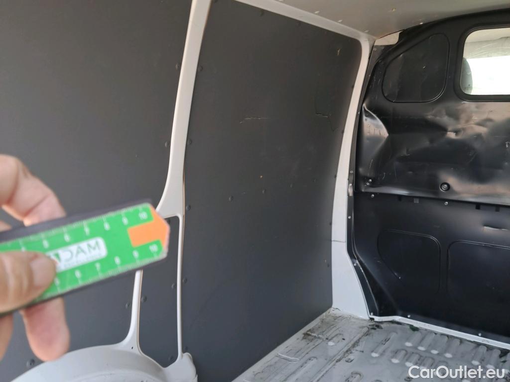  Land Rover  Discovery VOLKSWAGEN Transporter / 2019 / 4P / furgón Furgón Corto TN 2.0 TDI 81kW (110CV) BMT (CX) #64