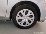  Toyota  Yaris TOYOTA  / 2017 / 5P / BERLINA 1.5 HYBRID BUSINESS #17