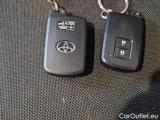  Toyota  Yaris TOYOTA  / 2017 / 5P / BERLINA 1.5 HYBRID BUSINESS #22
