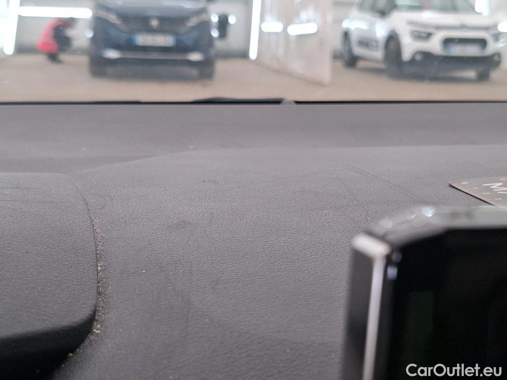  Toyota  Corolla TOYOTA  / 2018 / 5P / Berline Hybride 122h Dynamic Business Stage Acad #19