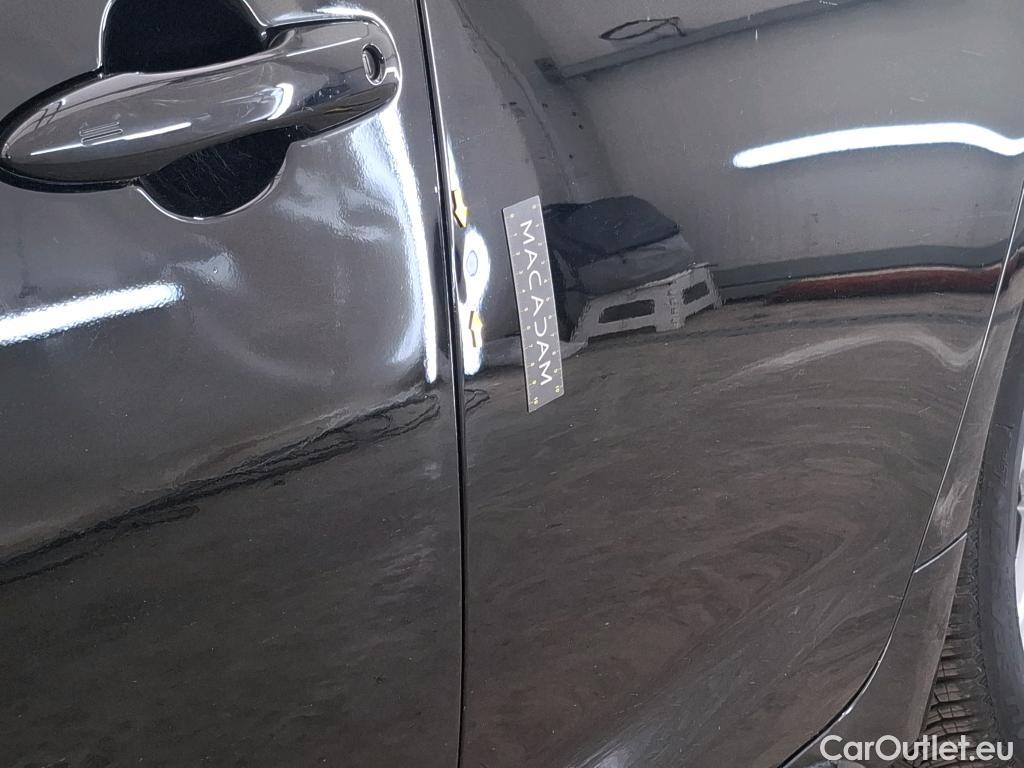 Toyota  Corolla TOYOTA  / 2018 / 5P / Berline Hybride 122h Dynamic Business Stage Acad #22