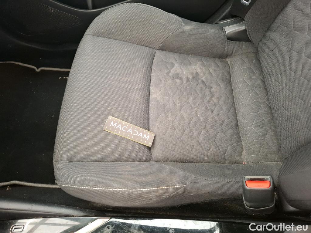  Toyota  Corolla TOYOTA  / 2018 / 5P / Berline Hybride 122h Dynamic Business Stage Acad #94