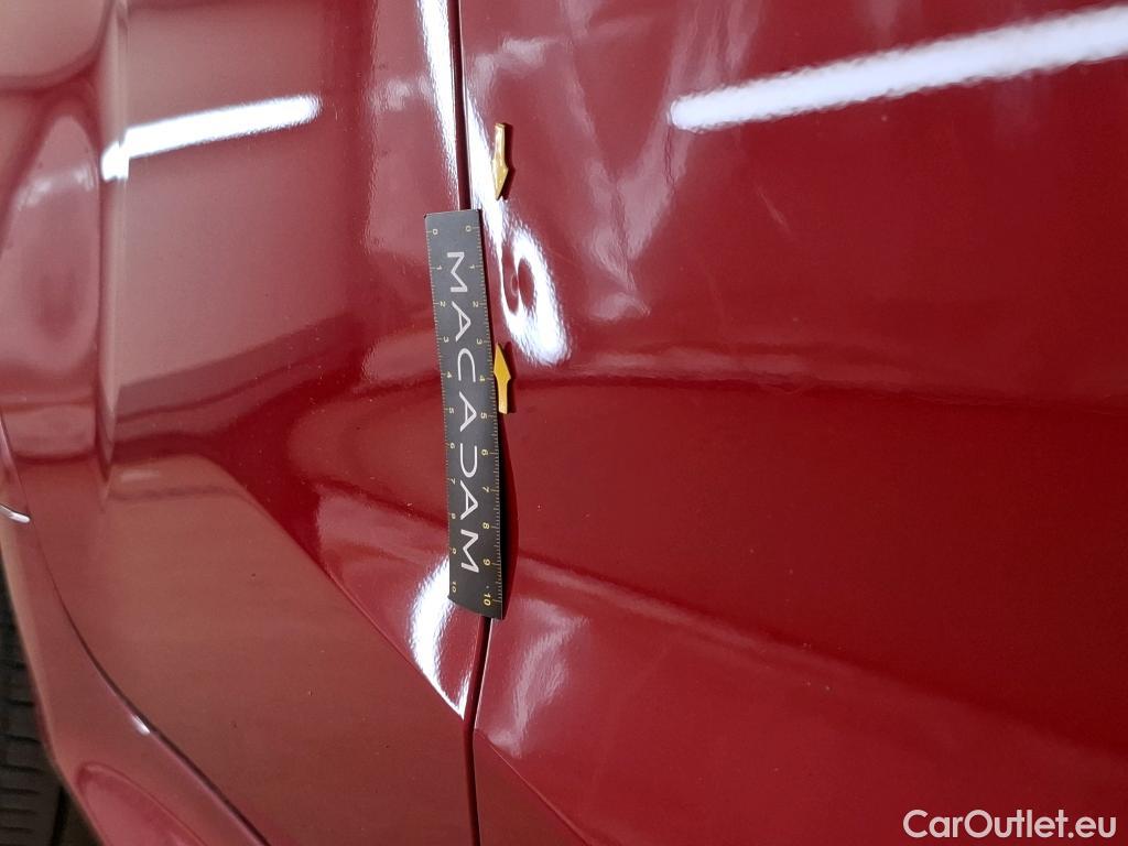  Toyota  Yaris TOYOTA  Hybride / 2019 / 5P / Berline Hybride 116h Collection #4