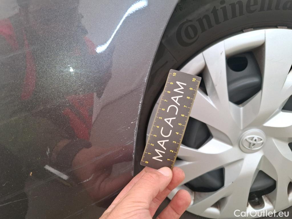  Toyota  Yaris TOYOTA  Hybride 5p Berline 1.5 VVT-I HYBRID France Business #35