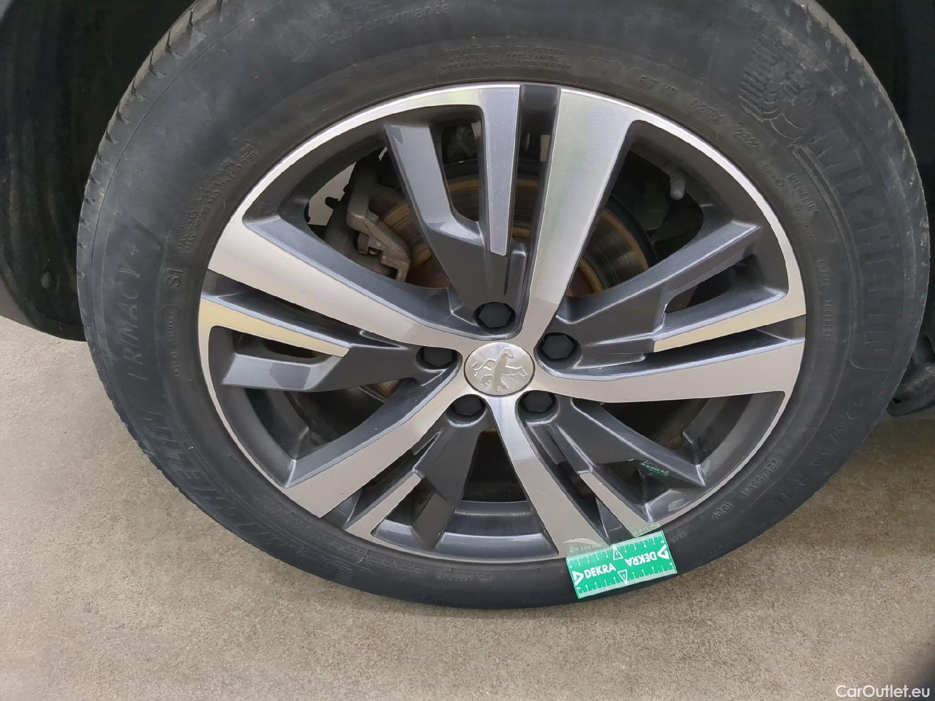  Peugeot  3008  Hybrid 225 Allure 1.6 Plug-In 225CV BVA8 E6d #11