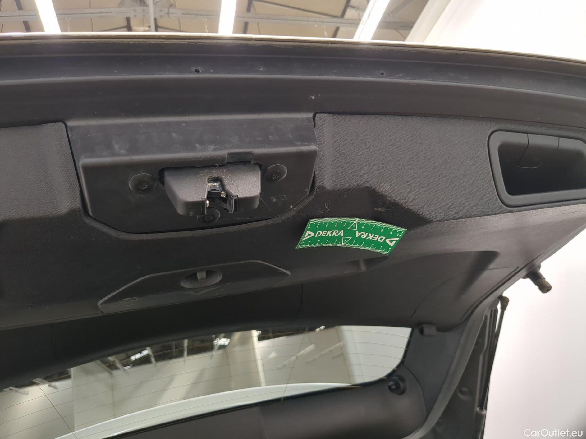  Peugeot  3008  Hybrid 225 Allure 1.6 Plug-In 225CV BVA8 E6d #1