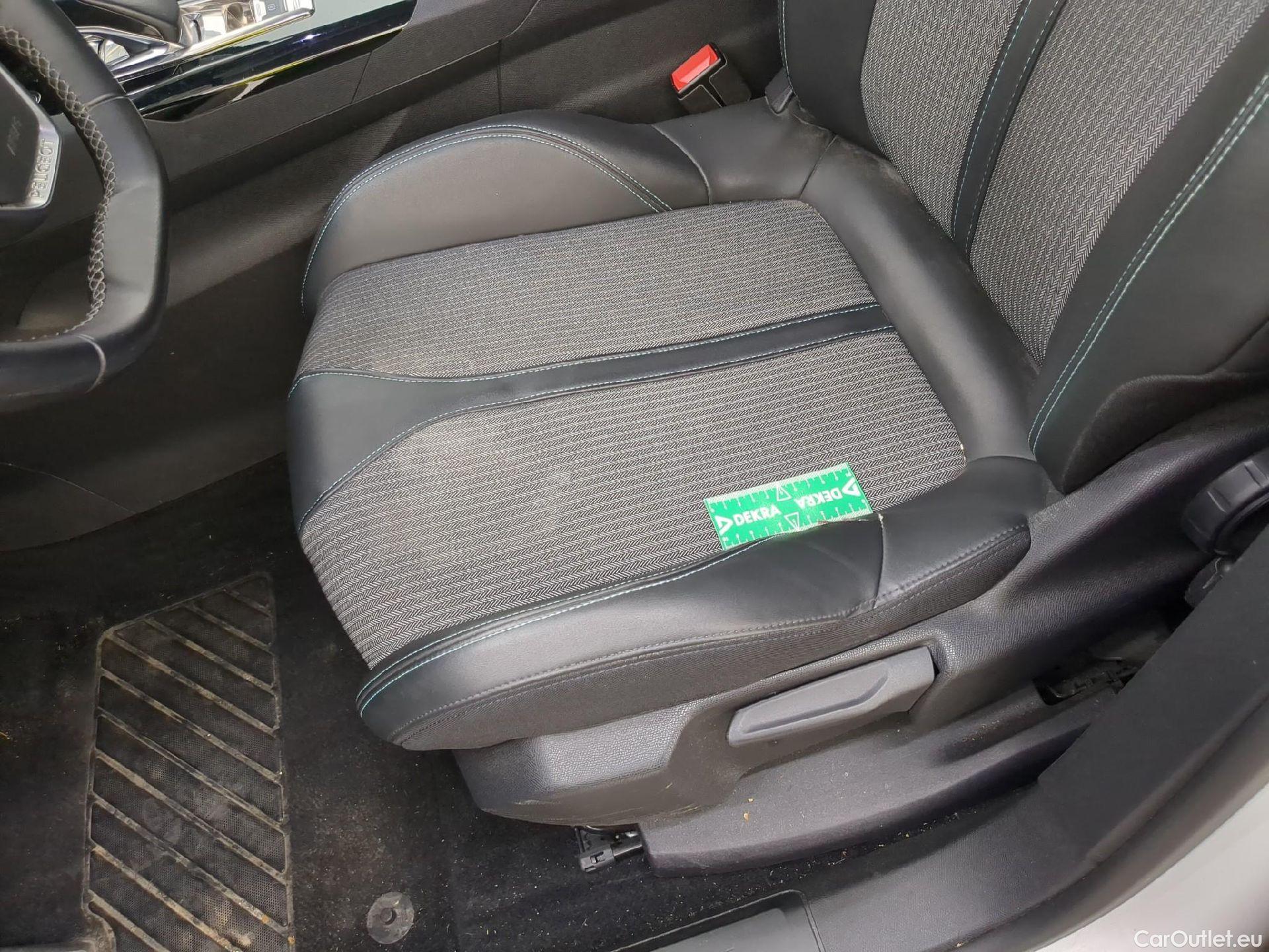  Peugeot  3008  Hybrid 225 Allure 1.6 Plug-In 225CV BVA8 E6d #3