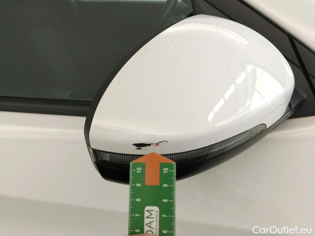  Hyundai  Tucson HYUNDAI  / 2018 / 5P / todoterreno 1.6 CRDI 85kW (116CV) 48V SLE 4X2(SP)(SL) #16