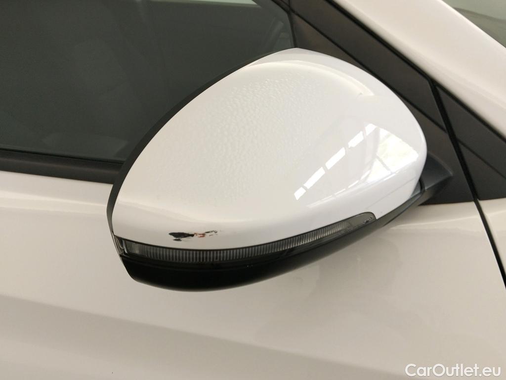  Hyundai  Tucson HYUNDAI  / 2018 / 5P / todoterreno 1.6 CRDI 85kW (116CV) 48V SLE 4X2(SP)(SL) #15