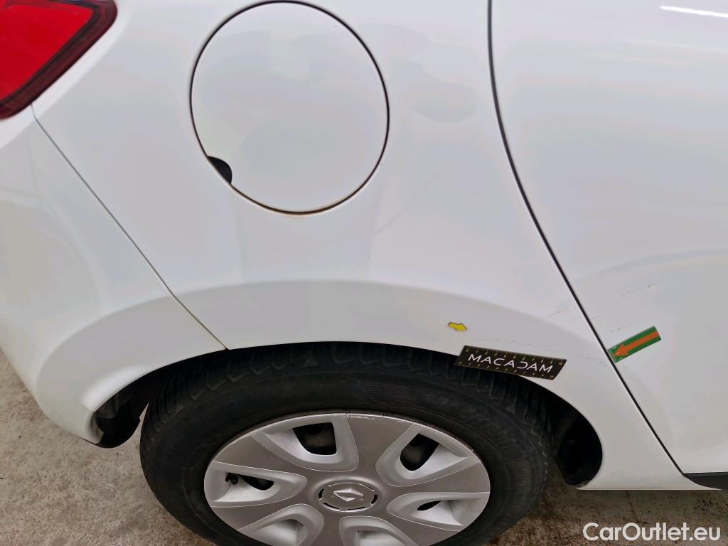 Renault  Clio  IV Air 1.5 dCi 75CV BVM5 E6 #15