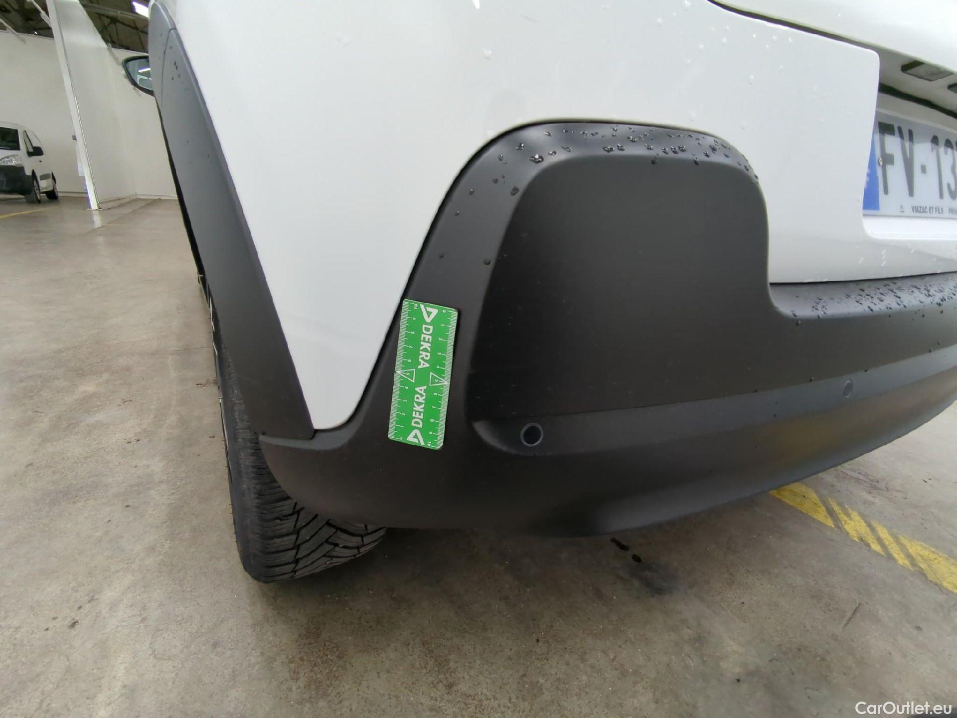  Citroen  C3  Shine 1.2 PureTech 110CV BVM6 E6d #15