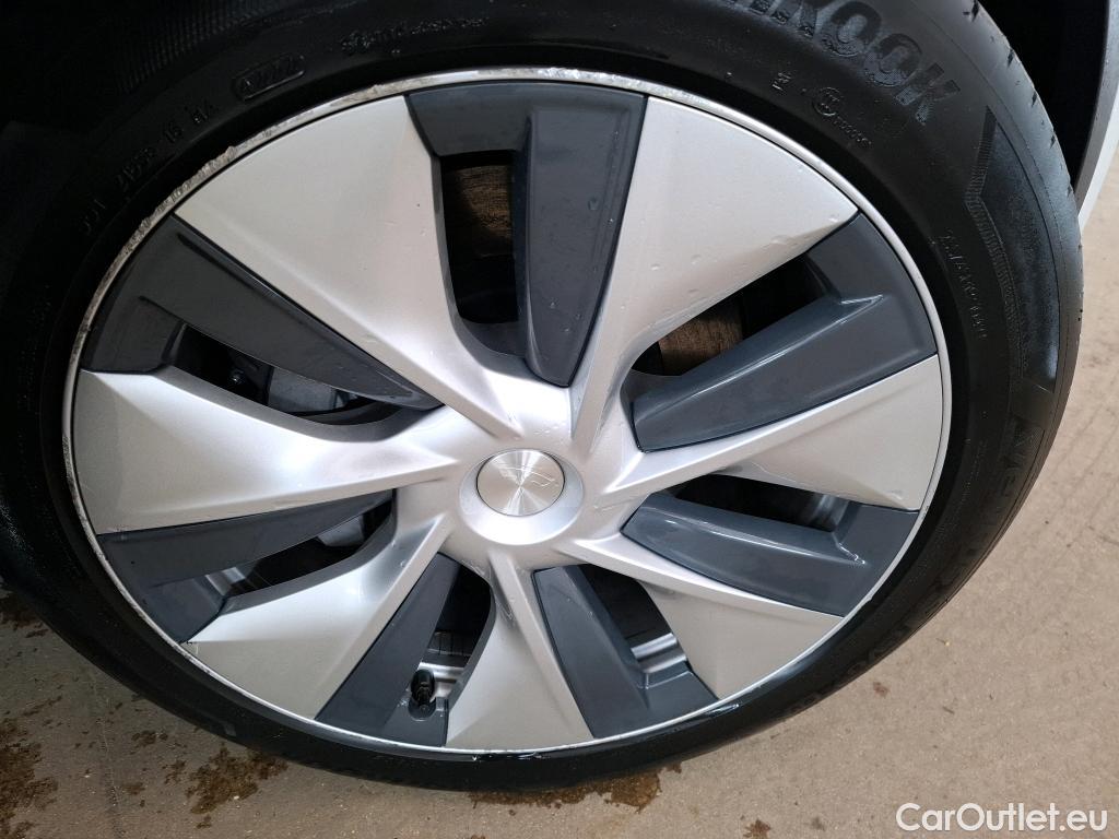  Tesla  Model Y TESLA  / 2021 / 5P / SUV RWD #18