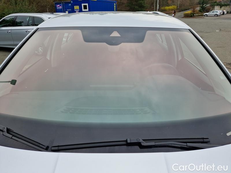  Skoda  Octavia  Lim. (NX3)(2020) Oct.2.0TDI 110 Style 4WD AT #1