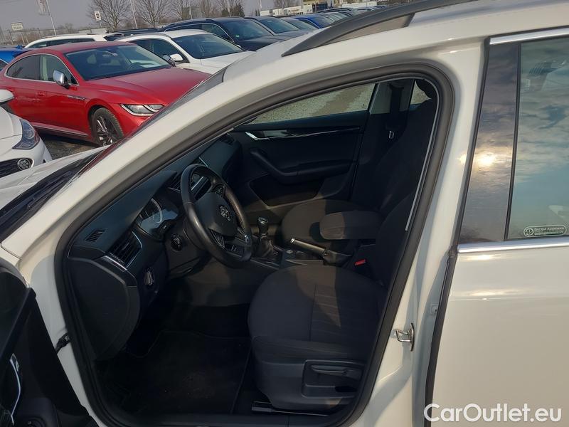  Skoda  Octavia  Combi  (5E5)(03.2017->) Co1.5TSI 110 Style #14