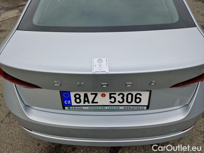  Skoda  Octavia  Lim. (NX3)(2020) Oct.2.0TDI 110 Style 4WD AT #12