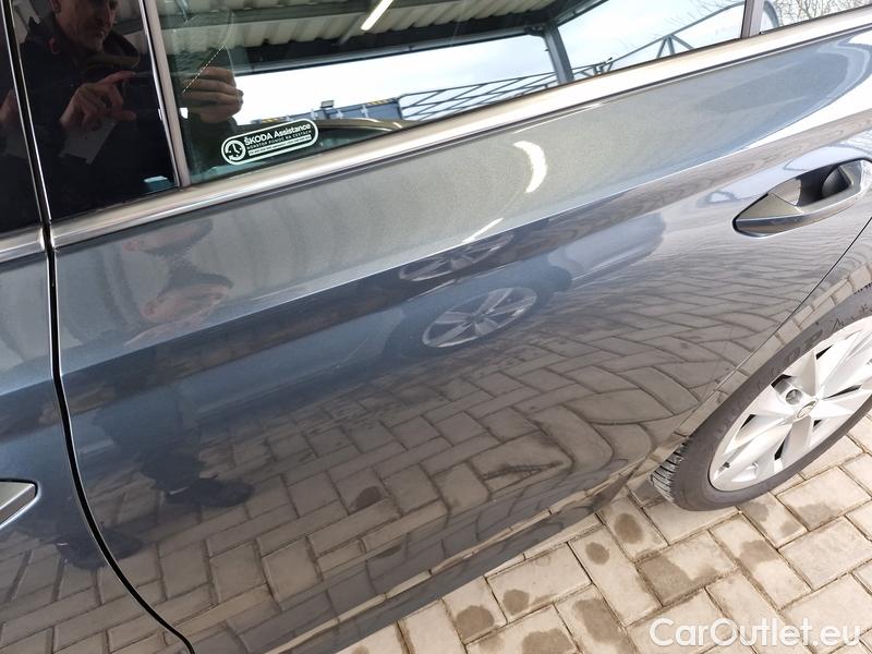  Skoda  Octavia  Combi (NX3)(2020) Oct.Combi 1.5TSI 110 Style #6