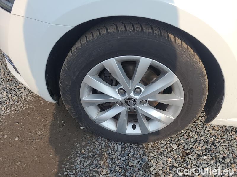  Skoda  Octavia  Combi  (5E5)(03.2017->) Co1.5TSI 110 Style #7
